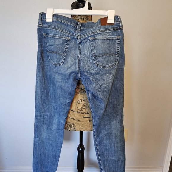 Lucky Brand Sienna Slim Boyfriend Jeans Size 4/27 Distressed - Picture 6 of 7